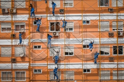 [PT] Pintando o prÃ©dio Rainha Ginga (SICCAL) em Luanda, Angola. / [EN] Painting the Rainha Ginga building in Luanda, Angola